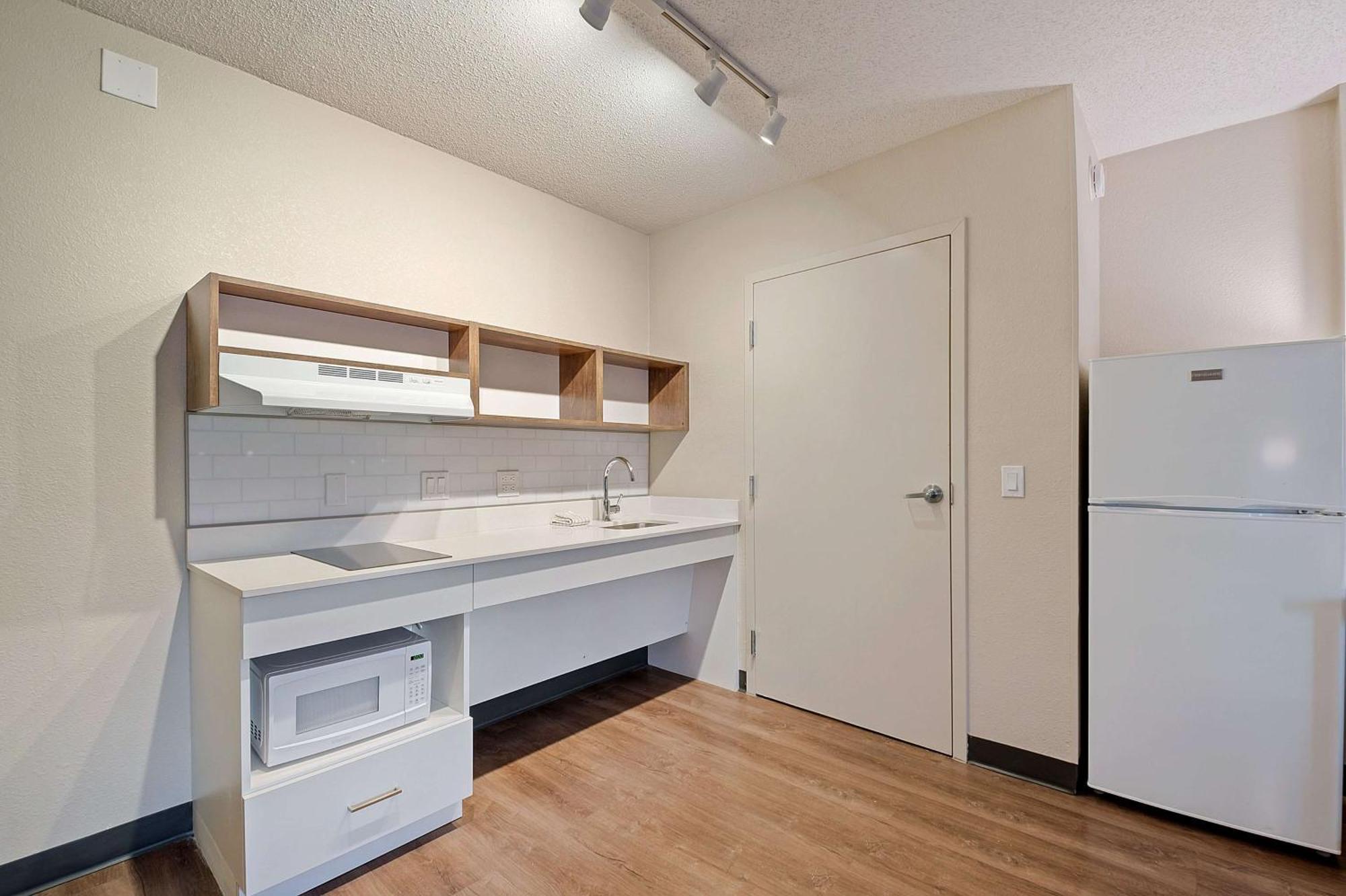 Extended Stay America Suites - Miami - Airport - Blue Lagoon Miami Springs Exteriör bild