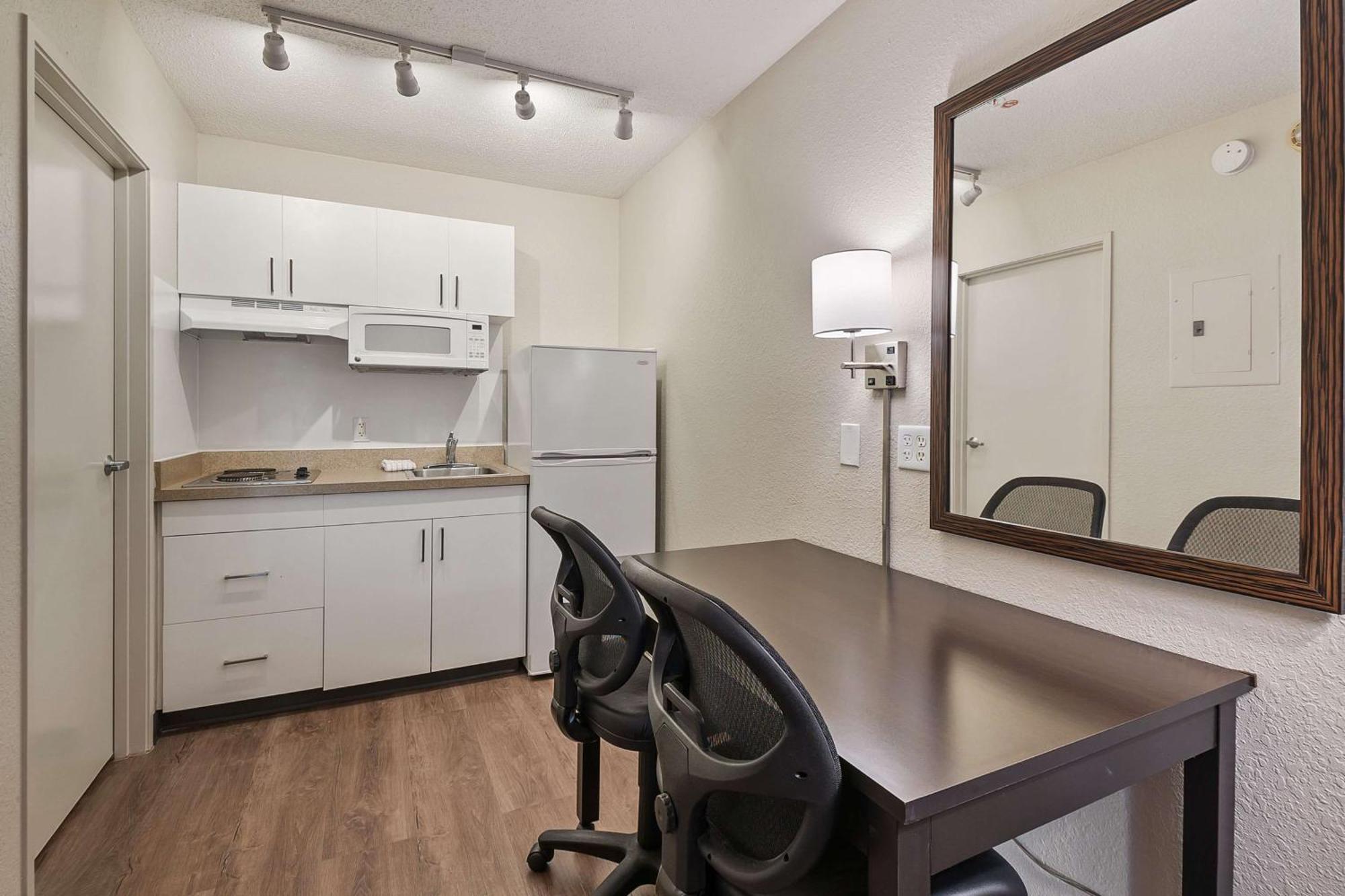 Extended Stay America Suites - Miami - Airport - Blue Lagoon Miami Springs Exteriör bild
